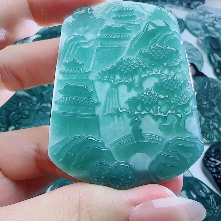 翡翠未镶嵌颈饰多样性发货天然的A货翡翠