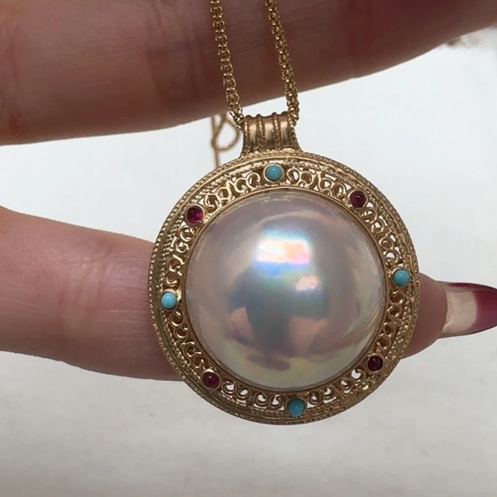 拼合珍珠（马贝珠）颈饰18K金镶嵌