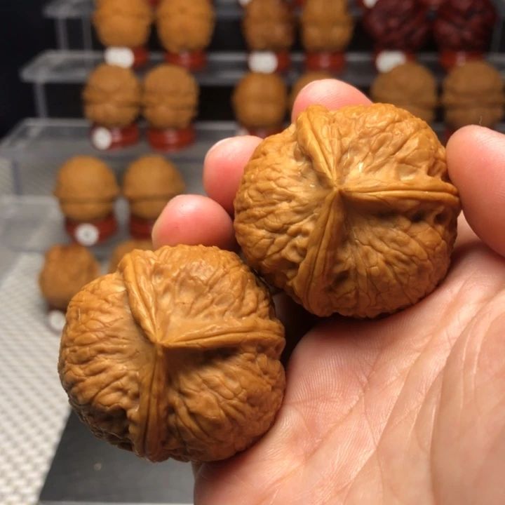 把件文玩核桃24金香炉三棱