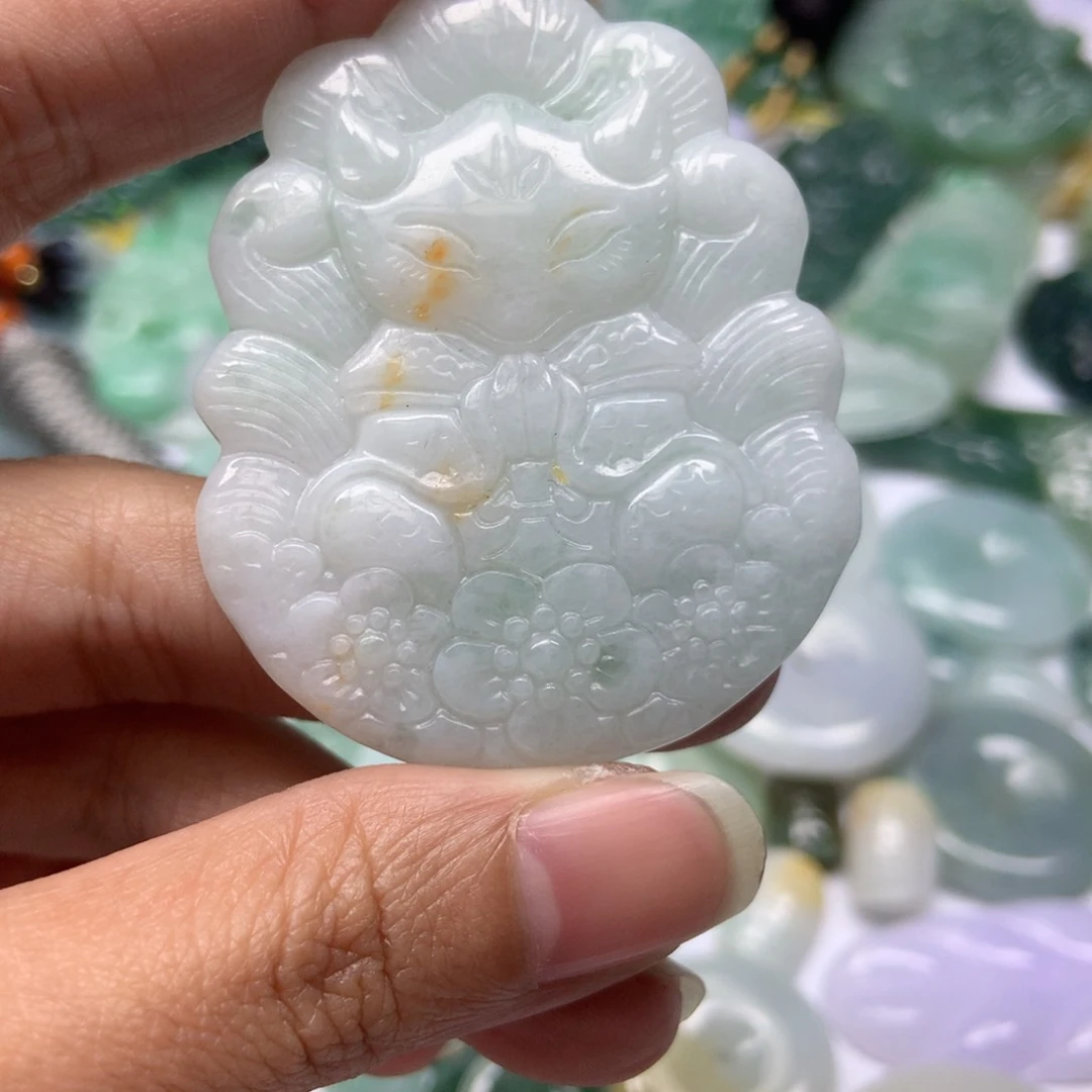 翡翠颈饰未镶嵌天然翡翠