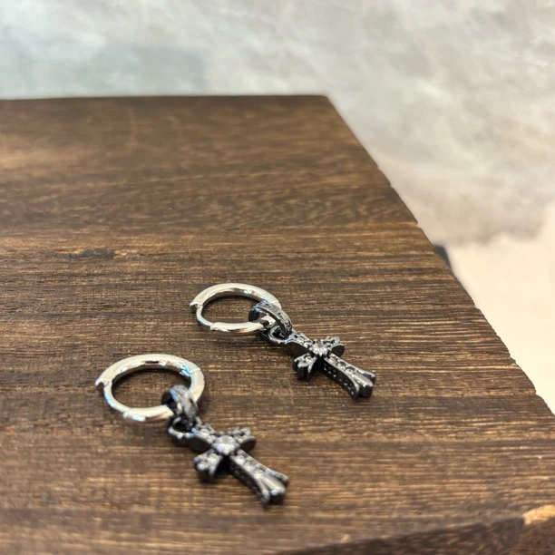 铜合金合成锆石耳饰 十字白z耳环EH3059