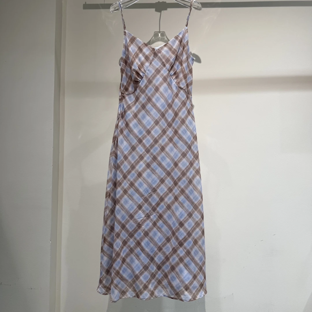 伊芙高包容斜丝版型可调节肩带格纹吊带连衣裙2025夏装新款992761