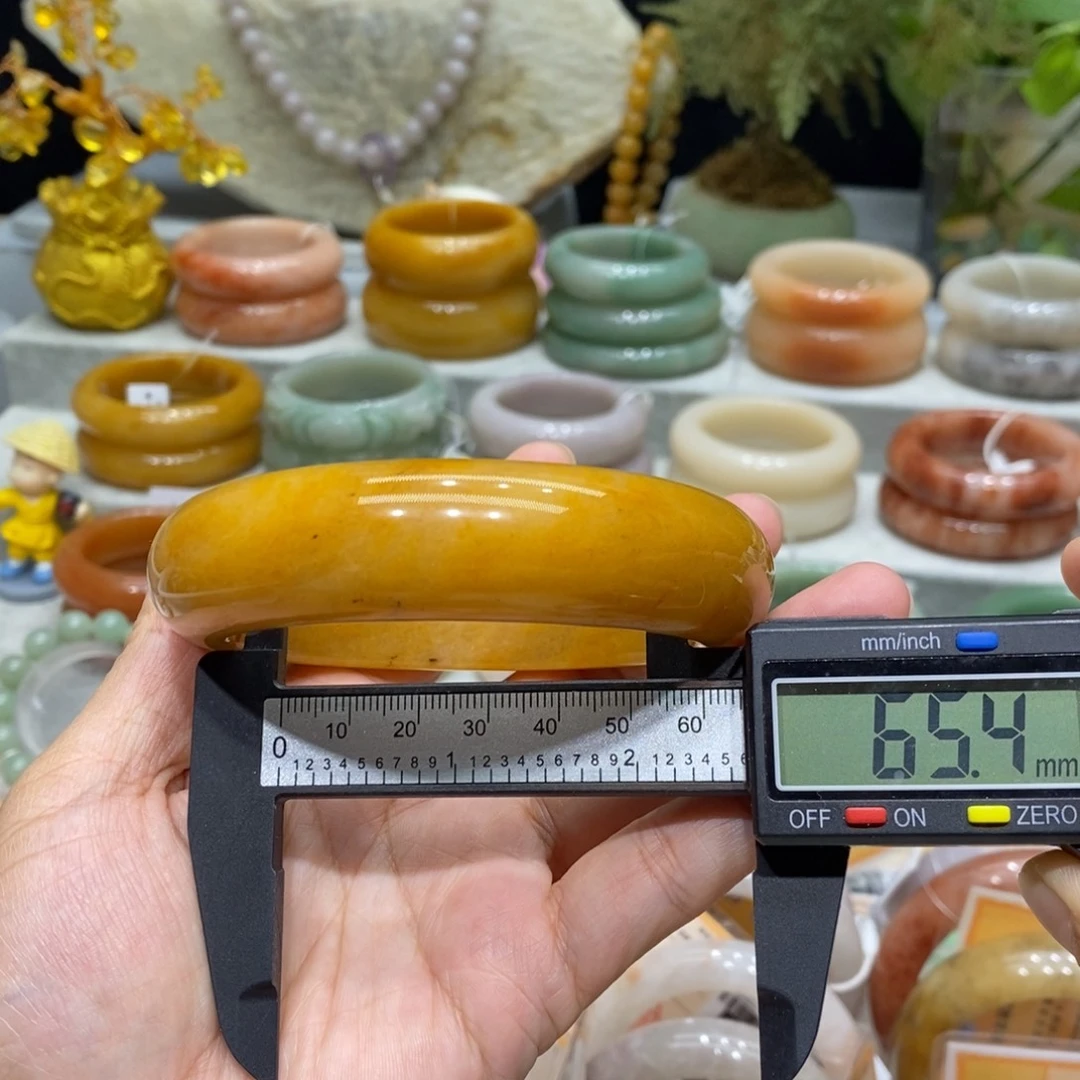 宁***石英岩玉未镶嵌手镯