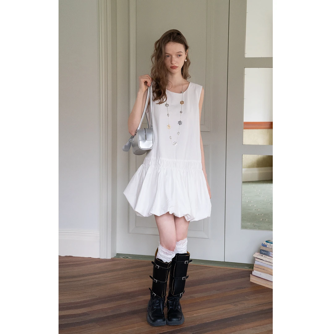 EGGKA 宽松花苞减龄女夏无袖简约圆领气质背心连衣裙 E25D1560AF