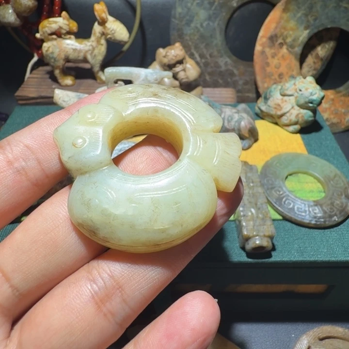 用***9和田玉未镶嵌车挂