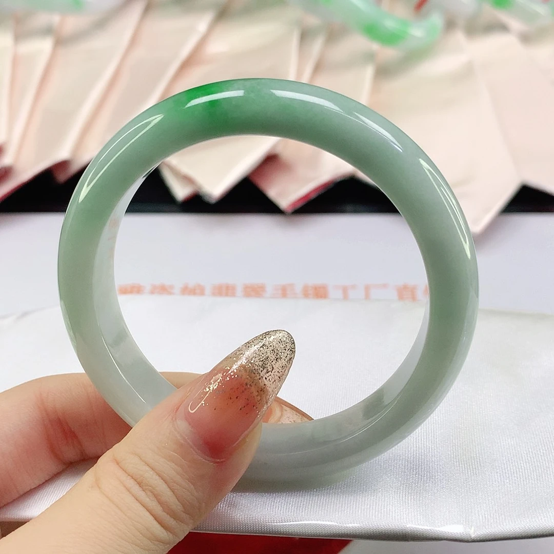 翡翠手镯未镶嵌翡翠1426