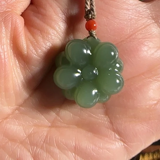 和田玉（糖玉）未镶嵌颈饰新疆和田玉碧玉紫荆花男士女士吊坠挂件