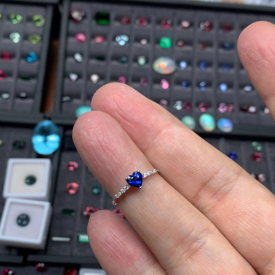 蓝宝石戒指银S925镶嵌N****o心形