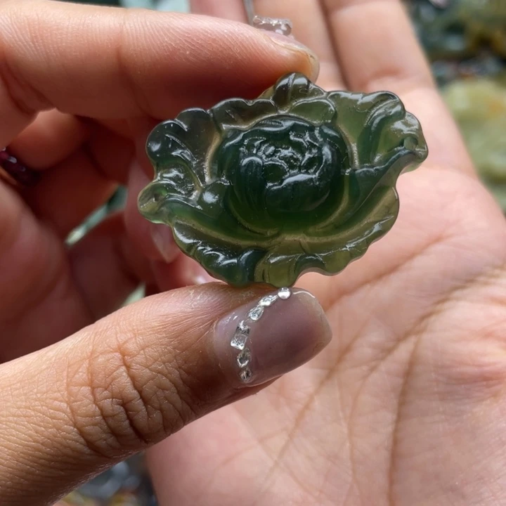 ****蛇纹石玉未镶嵌吊坠