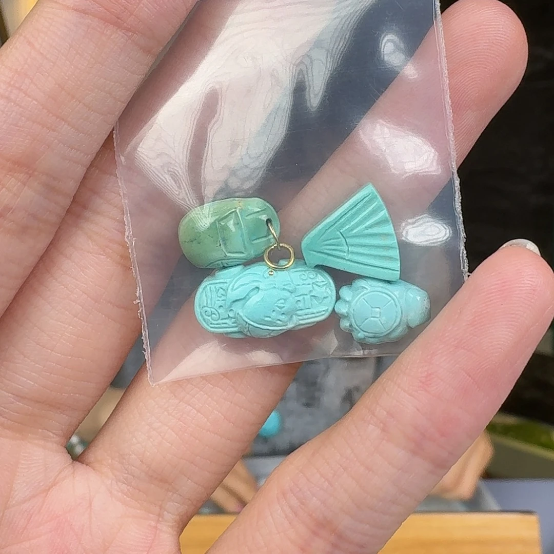 绿松石未镶嵌挂件