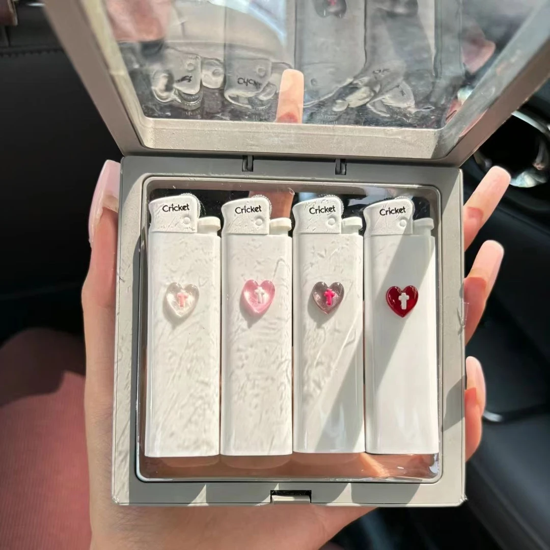 闺蜜情侣送男友女友打火机滑轮砂轮女生高颜值可爱个性草蜢火机