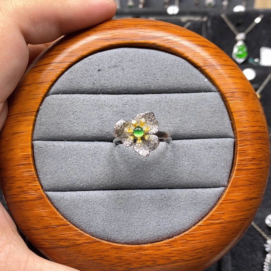 翡翠颈饰银S925镶嵌飞*翡翠戒指