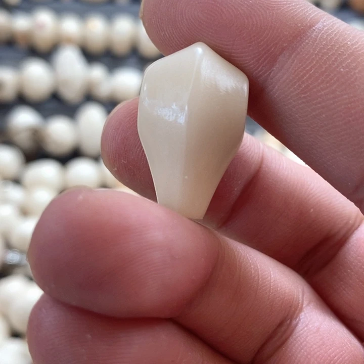 成***墨吊坠菩提根/象牙果