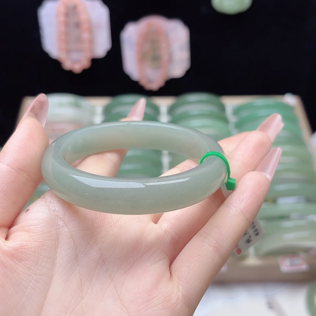 石英质玉未镶嵌手镯58