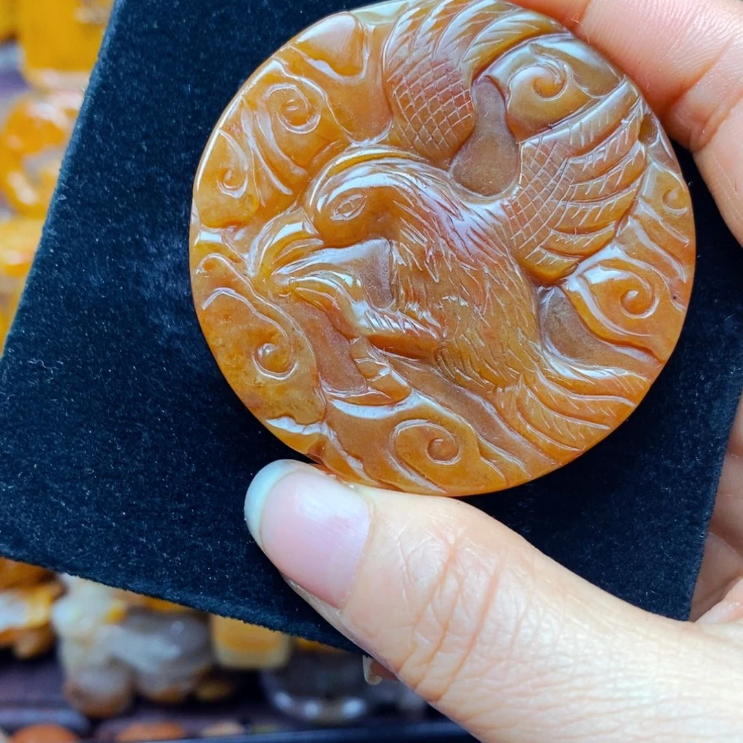未镶嵌石英质玉（黄龙玉）颈饰