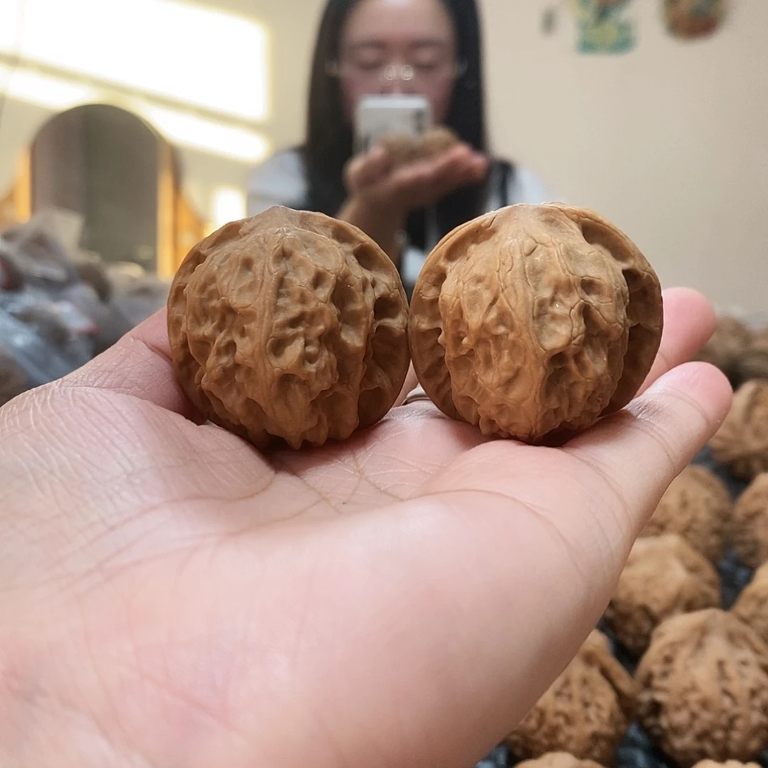 吊坠桃核野 狼 37