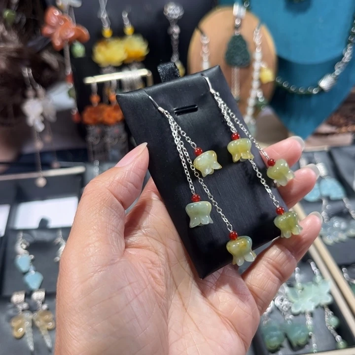 蛇纹石玉银S925镶嵌耳饰