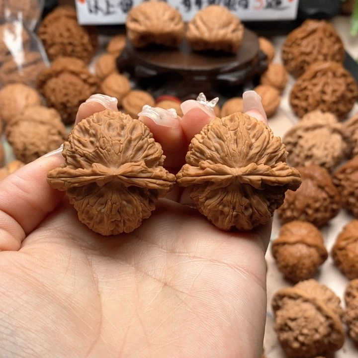 文玩核桃吊坠肉****?核桃