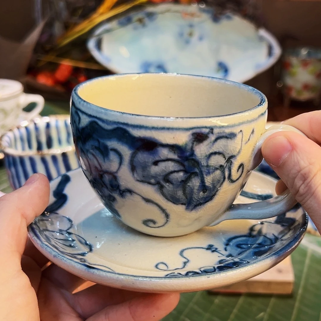 咖啡杯和茶杯是我们学校一