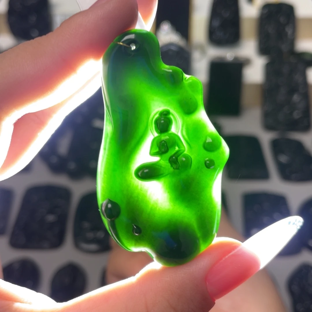 王***凤蛇纹石玉未镶嵌吊坠