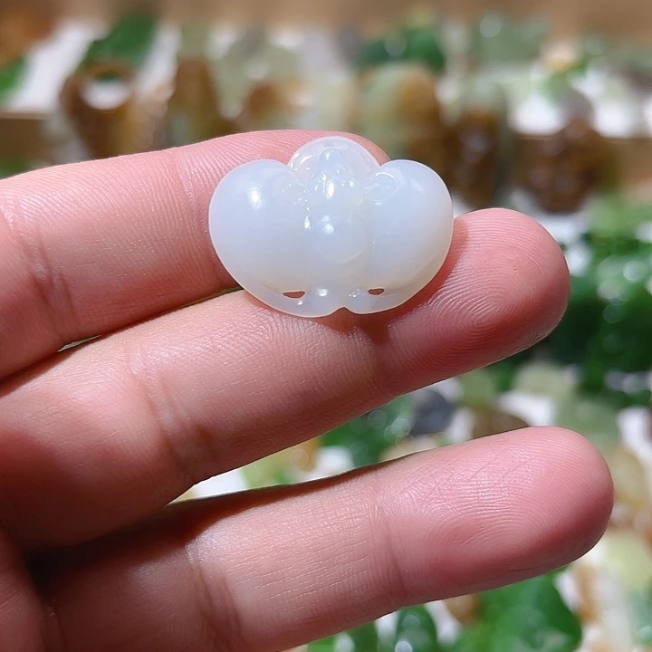 颈饰未镶嵌和田玉