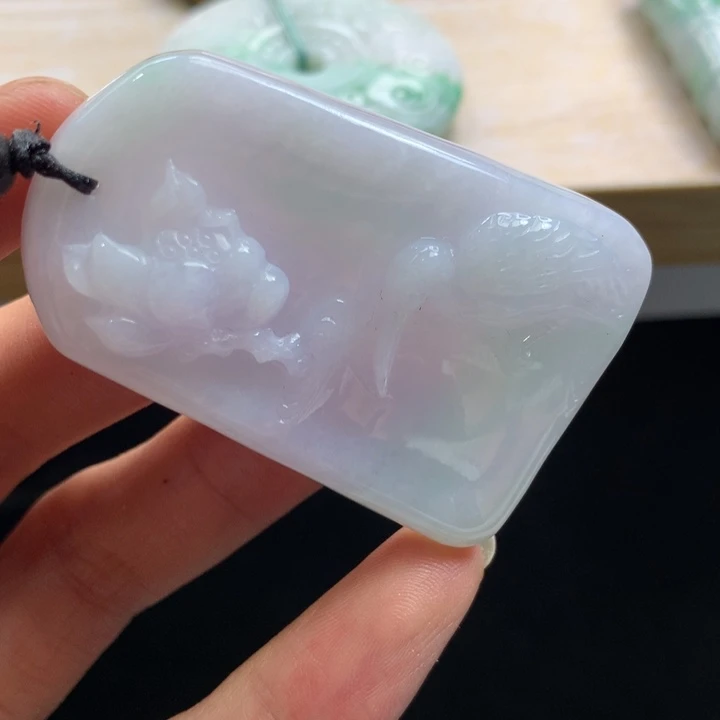 翡翠未镶嵌颈饰吊坠