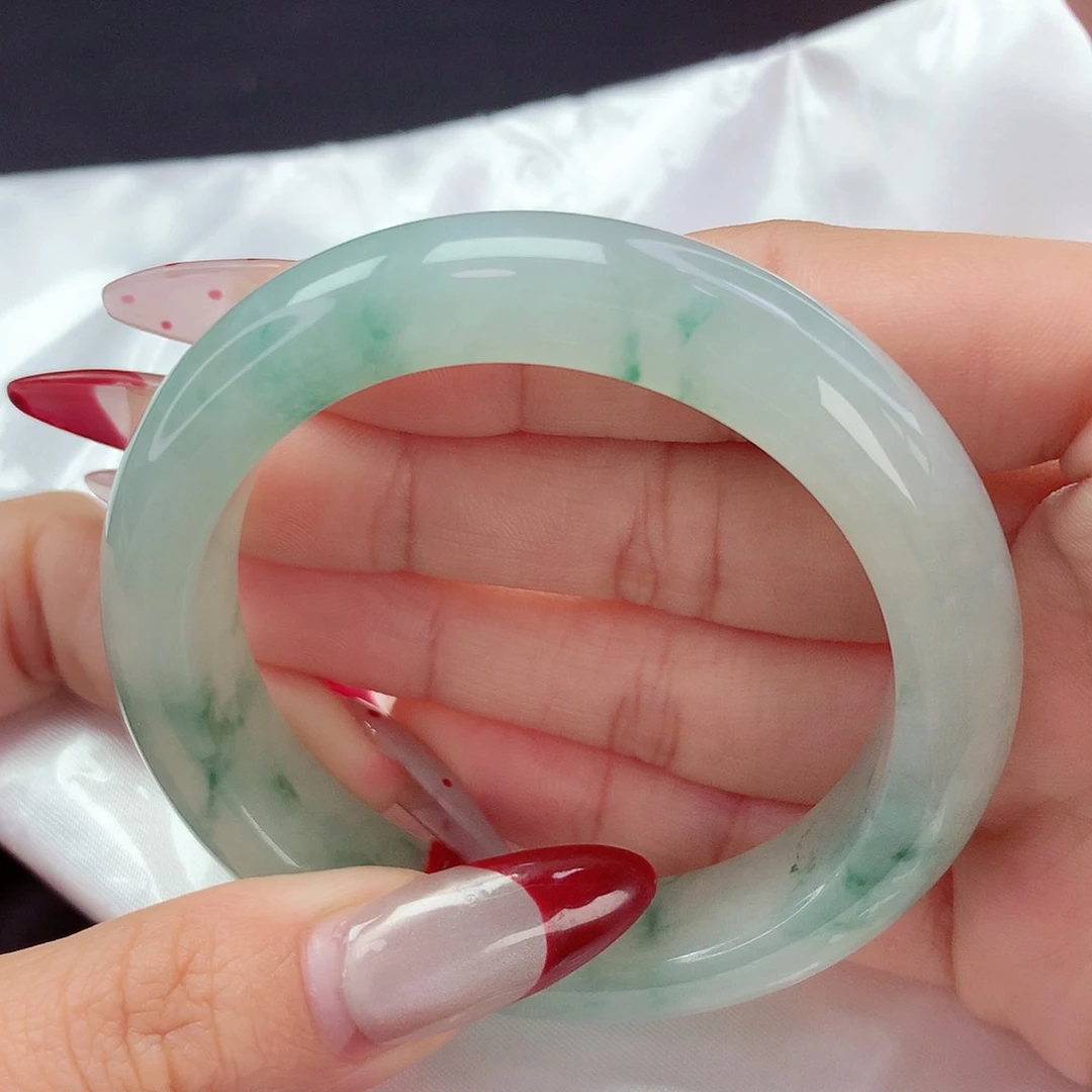 【闪购商品】翡翠手镯未镶嵌a 068500