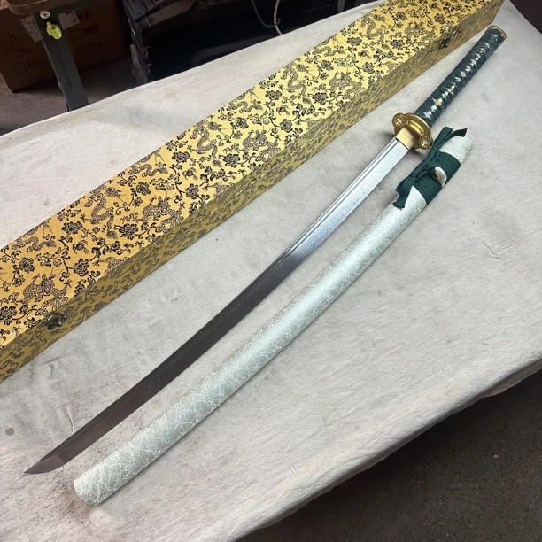 2118 龙泉昊天宝剑武士道花纹钢鱼皮柄低未开刃