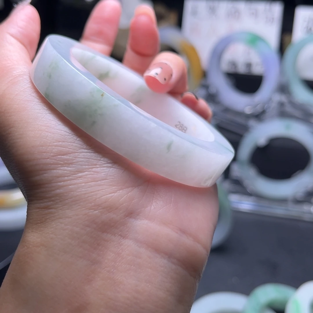 安***若定制翡翠圈口未镶嵌