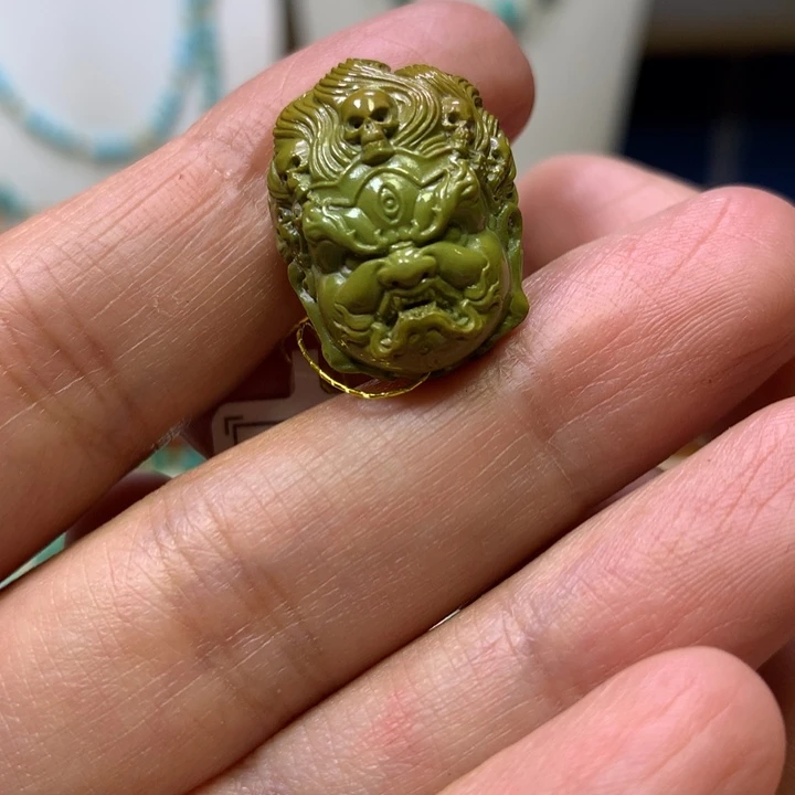 绿松石未镶嵌雕刻件