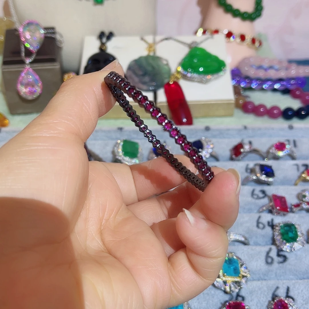 合金璀璨夺目耀眼