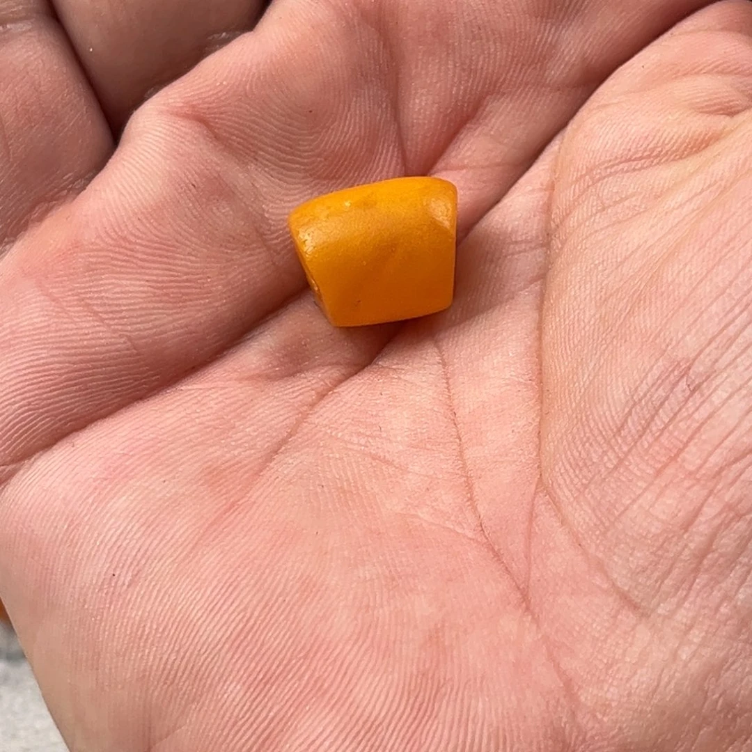 蝌***游蜜蜡未镶嵌颈饰老蜜蜡