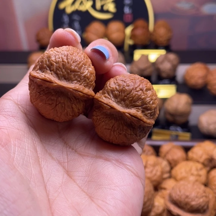 把件文玩核桃蛇皮球34尺