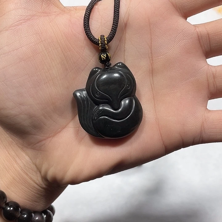 黑曜岩合金颈饰狐狸