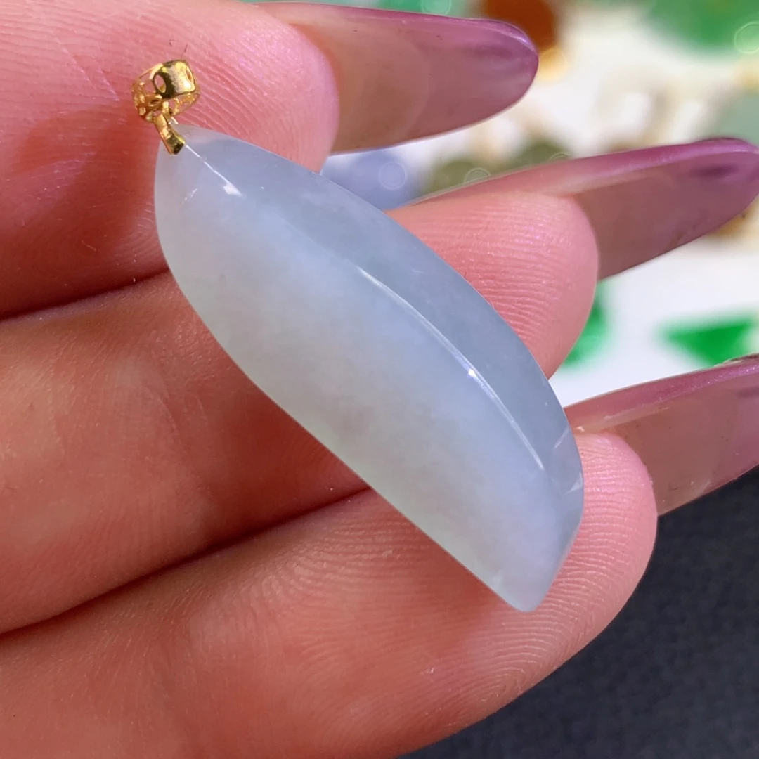 翡翠18K金镶嵌颈饰翡翠