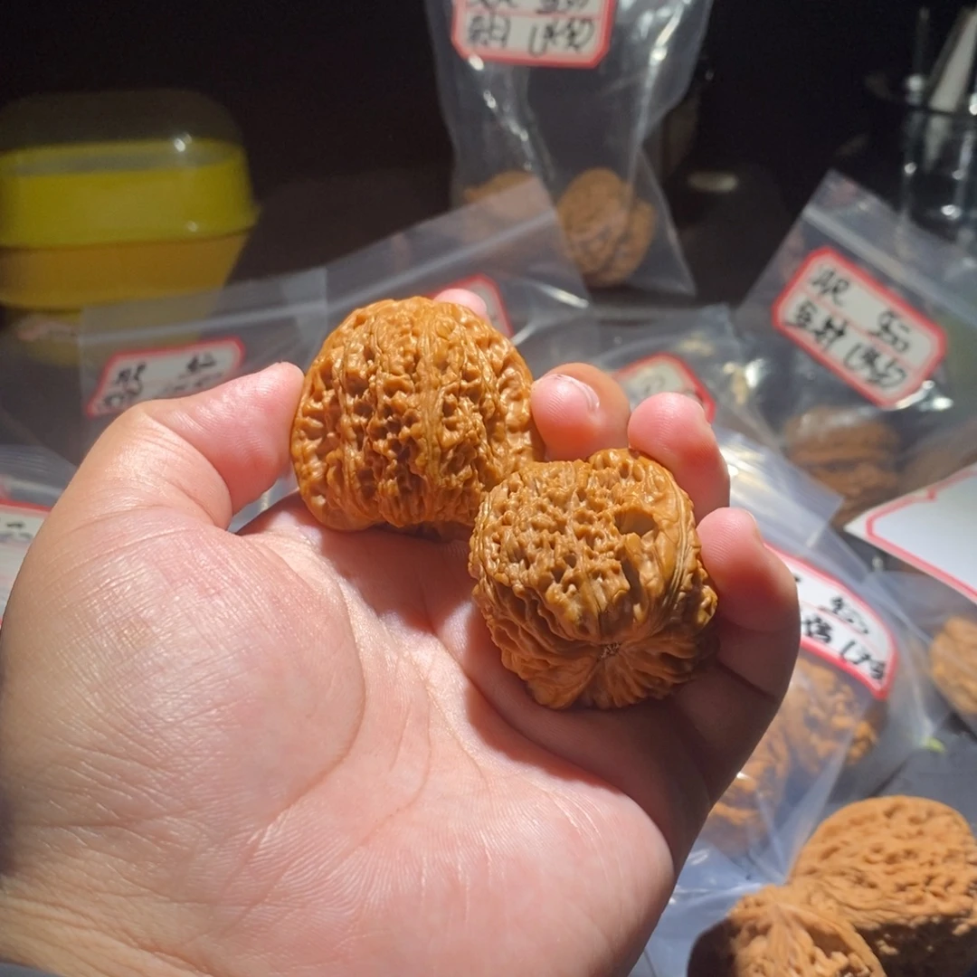 梦***有文玩核桃吊坠42全品南疆