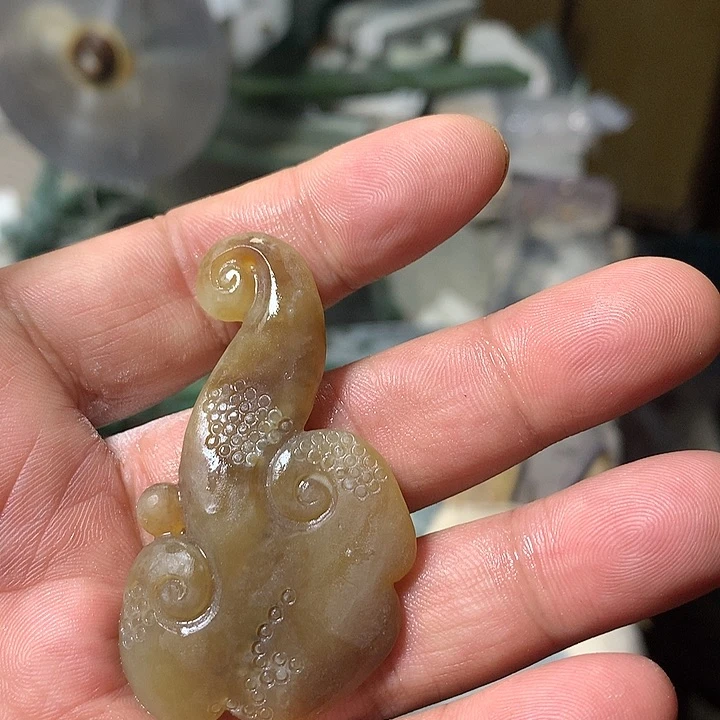 颈饰未镶嵌和田玉（糖玉）
