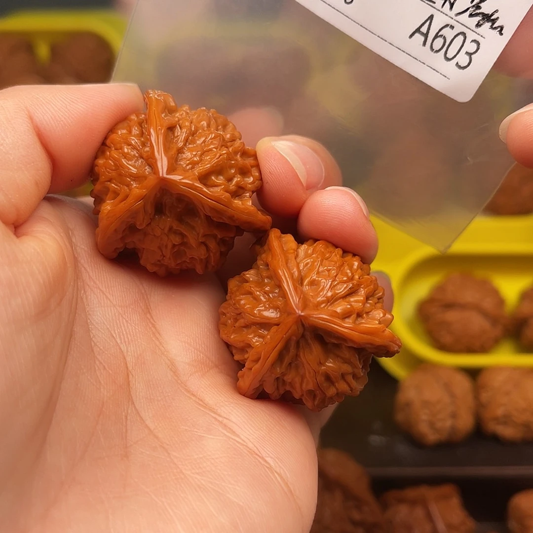 文玩核桃吊坠 Bikinisvnmk