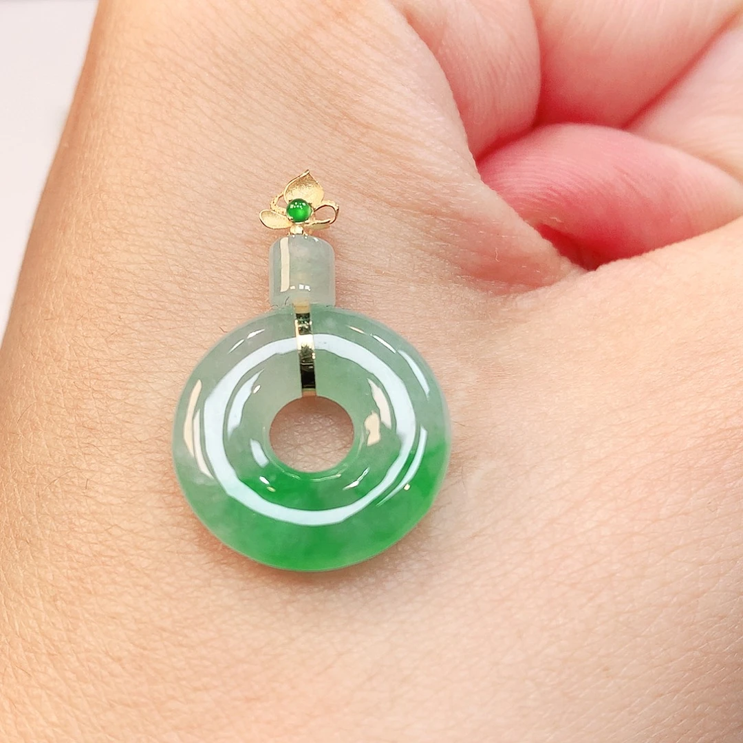 翡翠18K金镶嵌颈饰