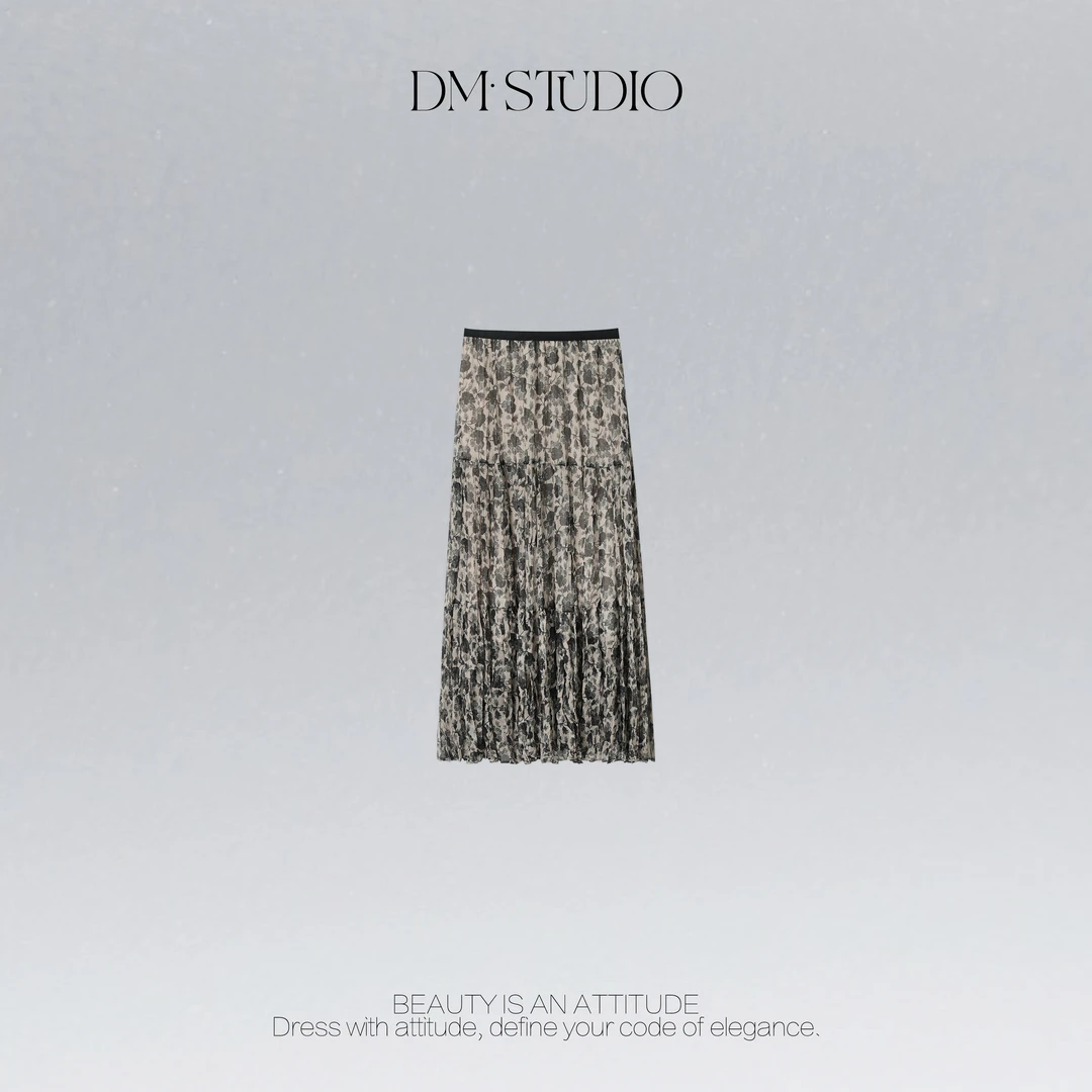 •STUDIO/气质百搭精致感碎花修身休闲半身裙2507BSQ/Q5988-1