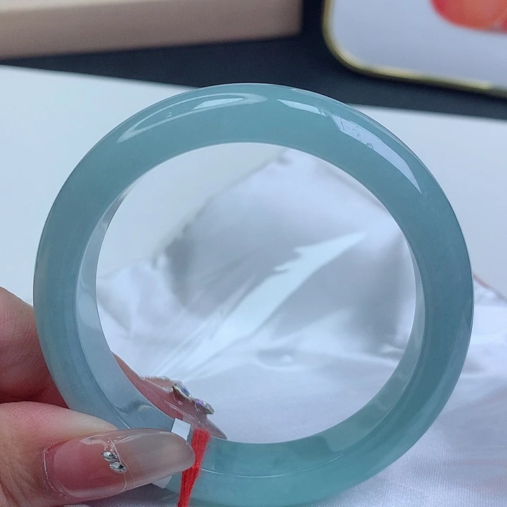 翡翠手镯未镶嵌55.8圈口