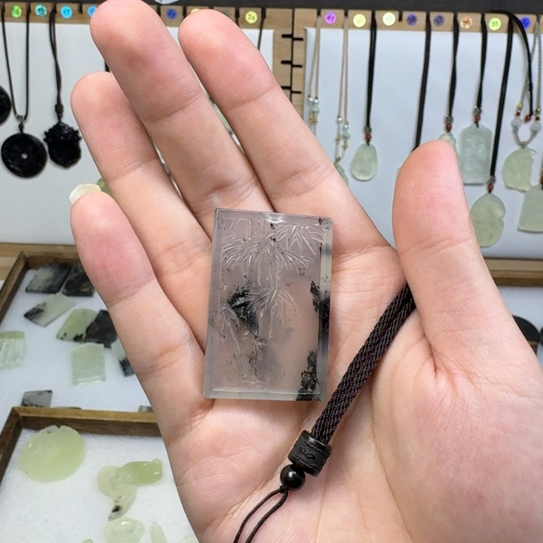 蛇纹石玉吊坠未镶嵌观*霞
