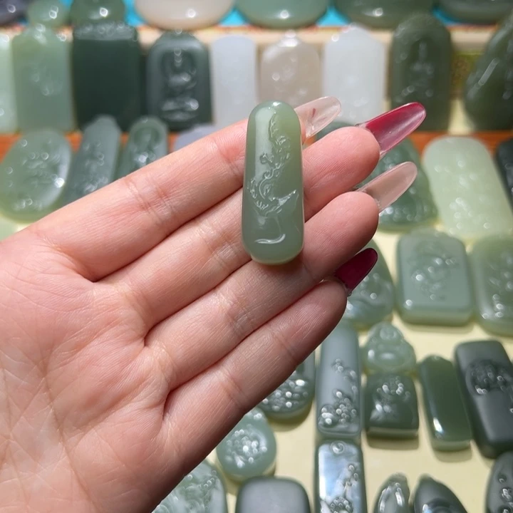 【闪购商品】和田玉颈饰未镶嵌Z****?