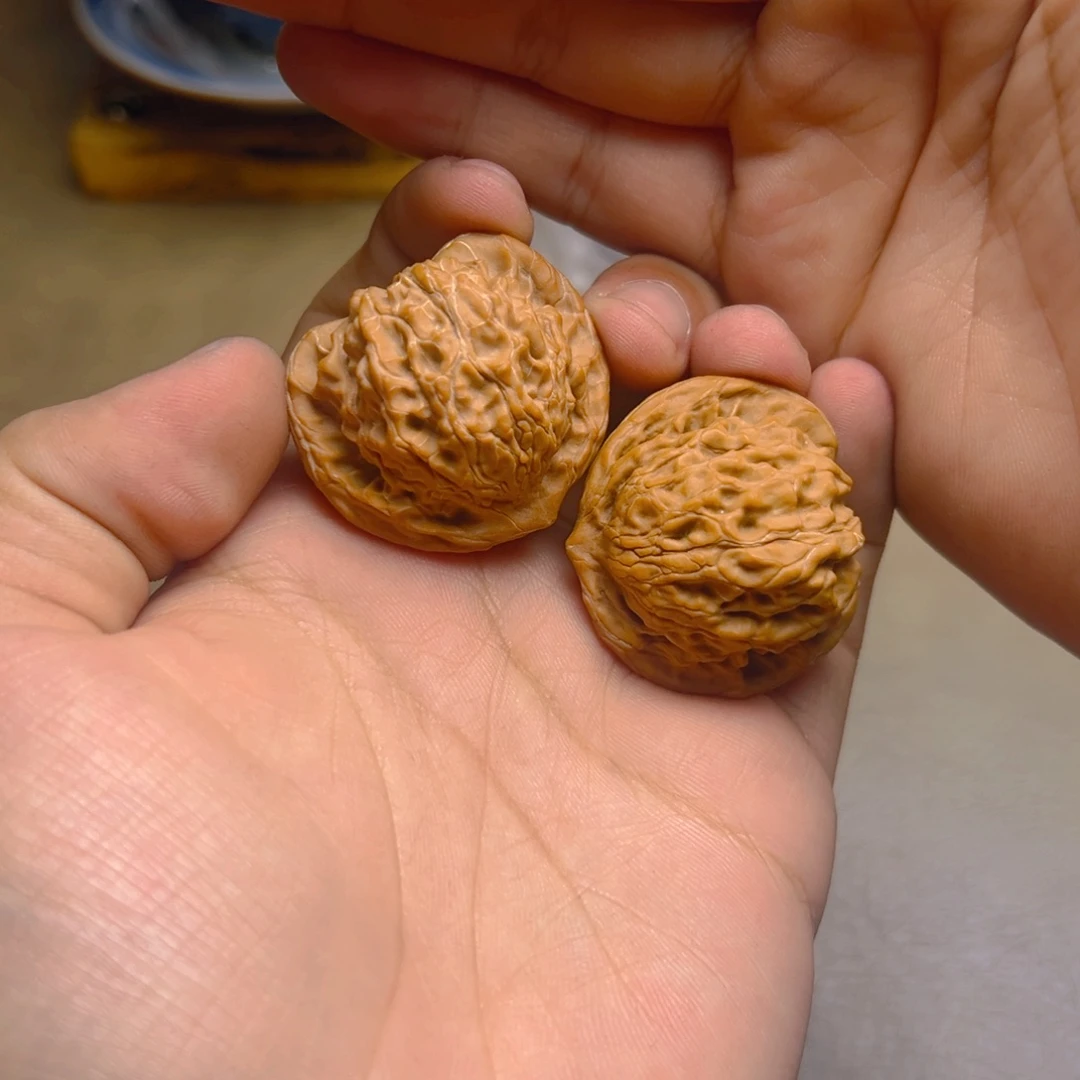 文玩核桃把件宫灯