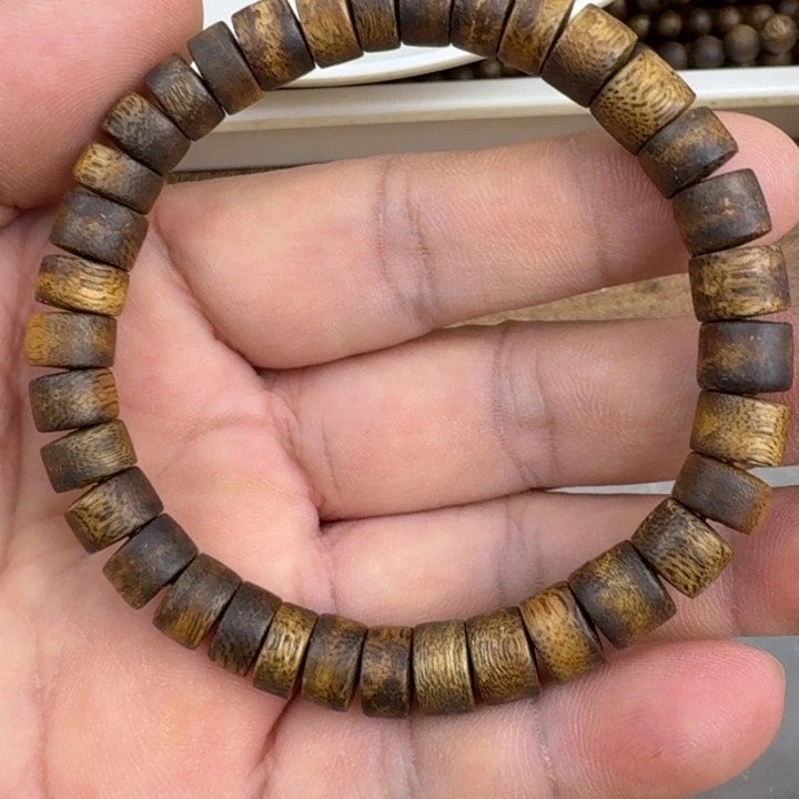 J***n手串沉香乌身手串6克
