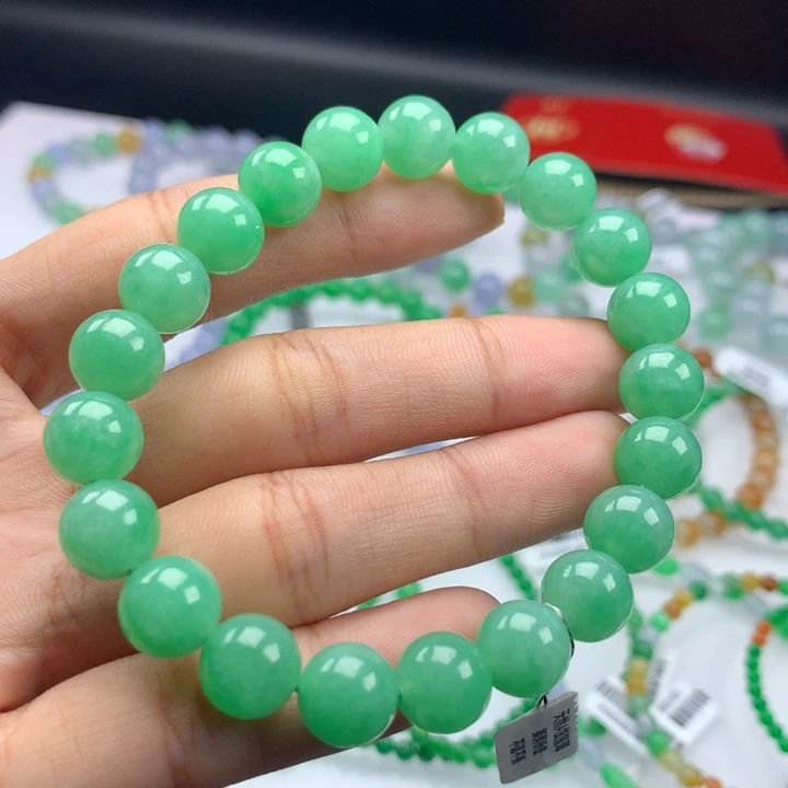 翡翠手镯未镶嵌卡