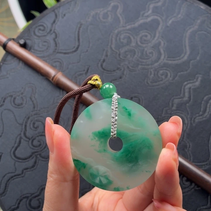 石英质玉未镶嵌吊坠(赠链)