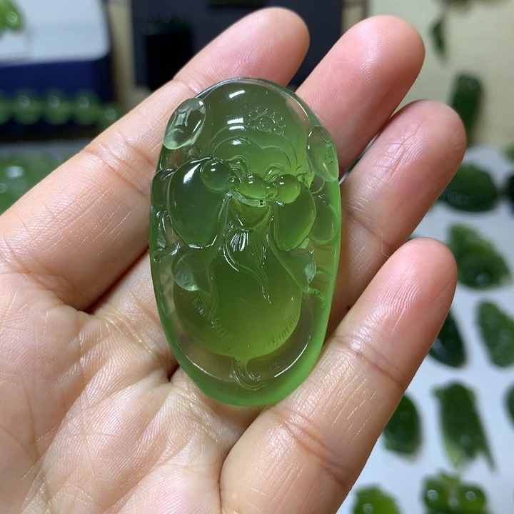 岫玉未镶嵌颈饰吊坠