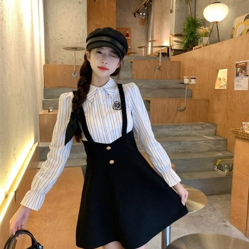 大码胖mm春秋新款显瘦复古氛围感条纹衬衫学院风假两件背带连衣裙