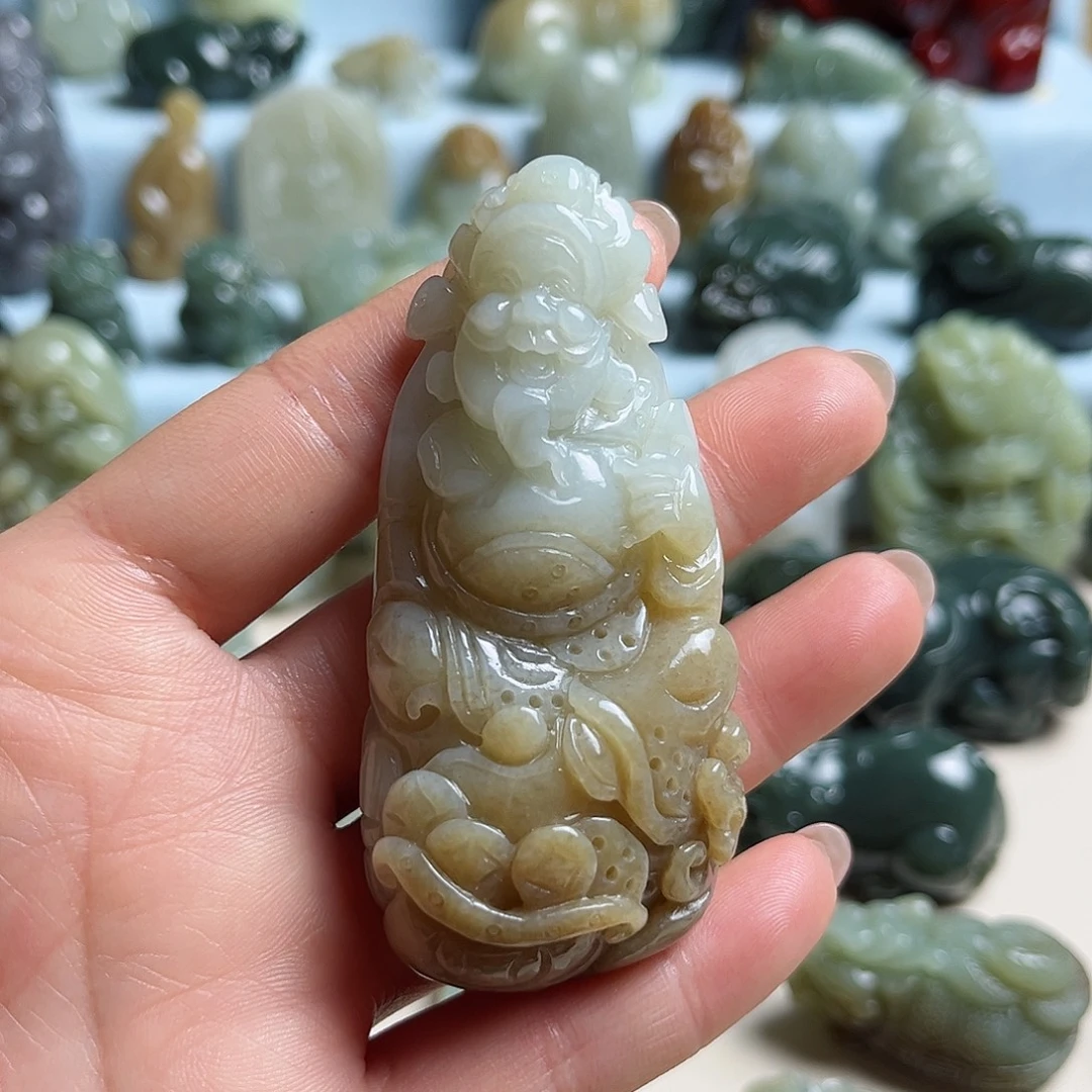 和田玉未镶嵌把件